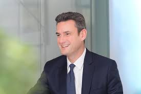 Bruno CANDELIER, directeur associé d’Apax Partners : Travailler avec ou pour un fond