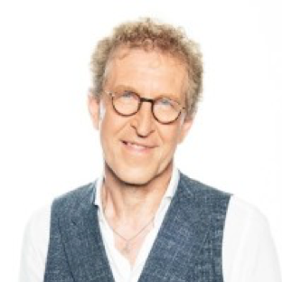 Parole de dirigeants : les effets de la crise sanitaire sur l’organisation du travail et le leadership – Interview de Marc Vossen, CEO de N Group Belgique, groupe de média radio (NRJ, Nostalgie, Chérie et Nostalgie +) et également auteur du livre « Balancez vos ondes positives »